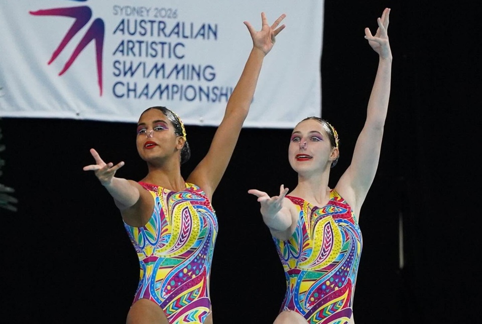 Golden Fish Synchronised Swimming Club members