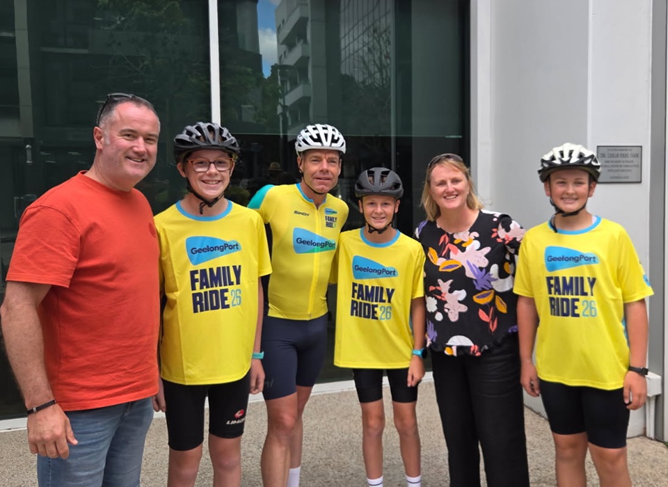 Camperdown Cycling Club members with Cadel Evans